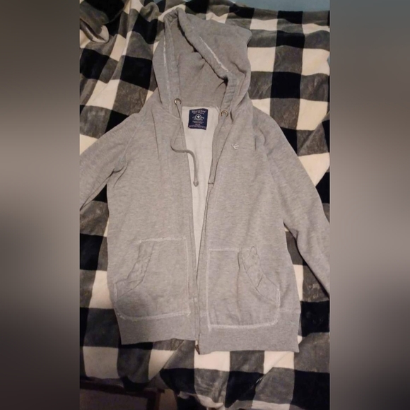 Hoodies - Picture 3 of 4